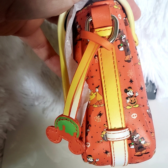 SOLD! NWT Buckle-Down Mickey and Friends Halloween Bag - Picture 5 of 10